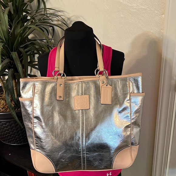 Coach silver & tan large tote bag with wristlet - Picture 1 of 17